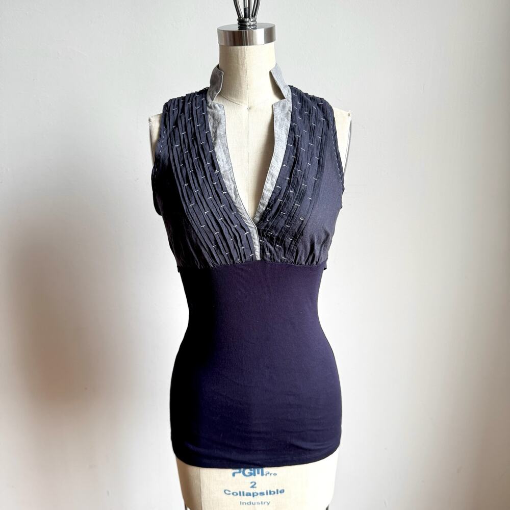 Vintage Y2K BRUNELLO CUCINELLI Navy V-neck Sleeveless Blouse